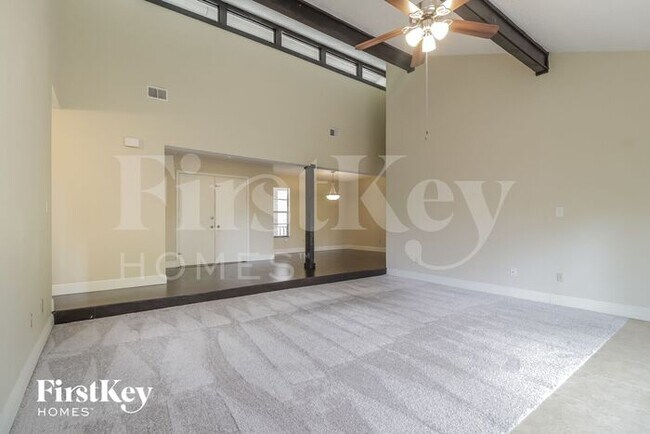 Building Photo - 1303 Willow Springs Ct