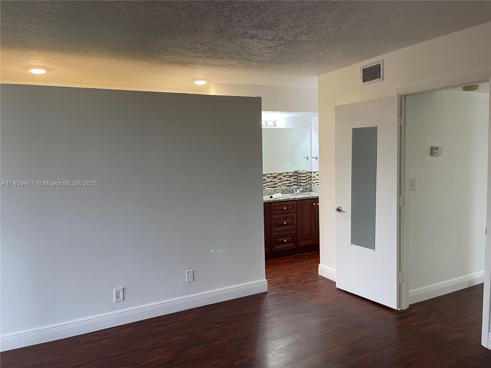 Building Photo - 2961 SW 87th Ave