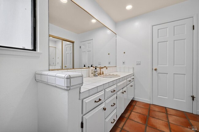 Building Photo - 15644 Arnold Dr