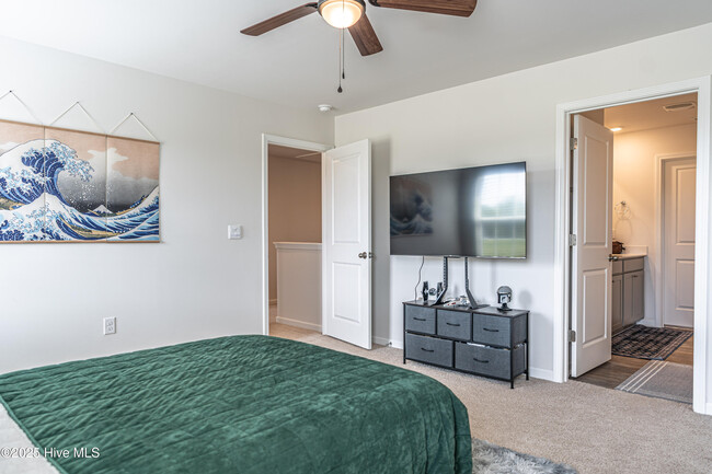 Building Photo - 3024 Paradise Way