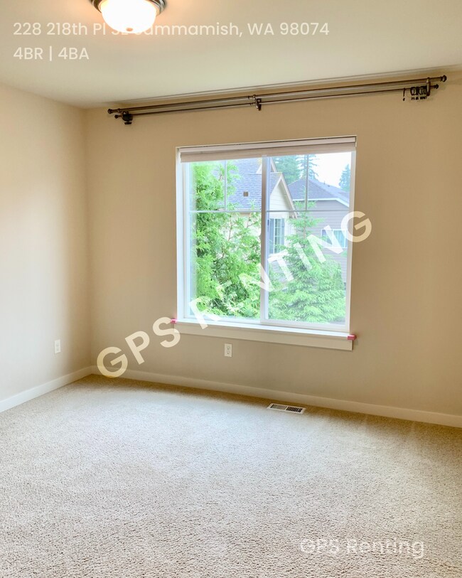Building Photo - Available Now! Spacious 4BR Home in Pine M...