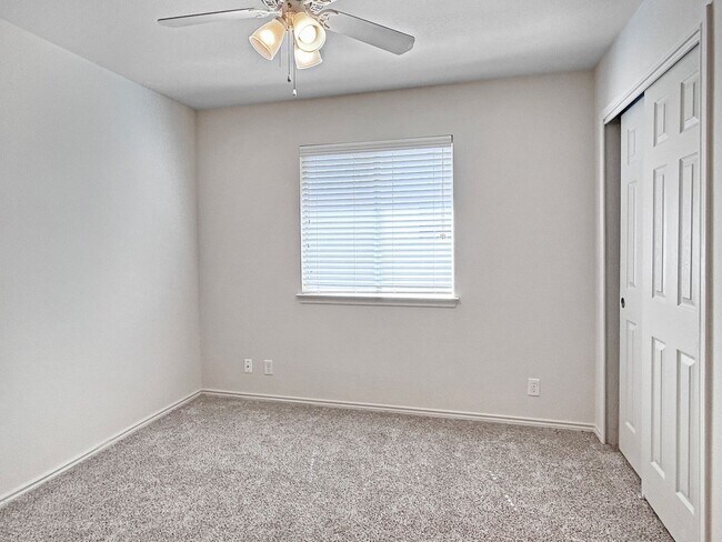 Building Photo - Charming 4-Bedroom Living in Desirable Converse Area