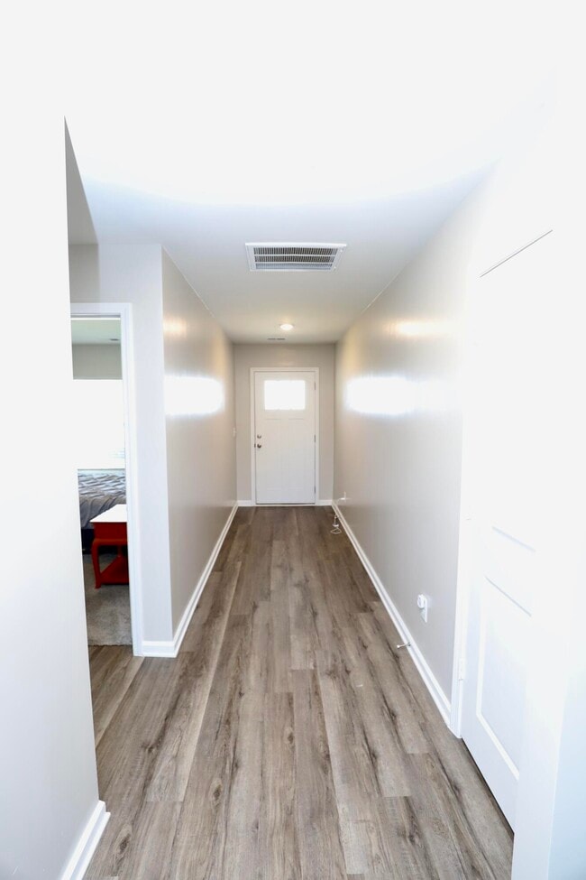 Building Photo - 21 Ciani Ct
