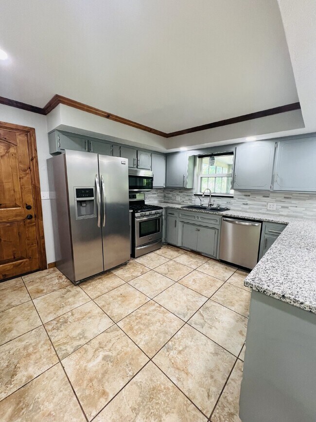 Building Photo - Beautiful 3 bedroom home in Chisolm School District!