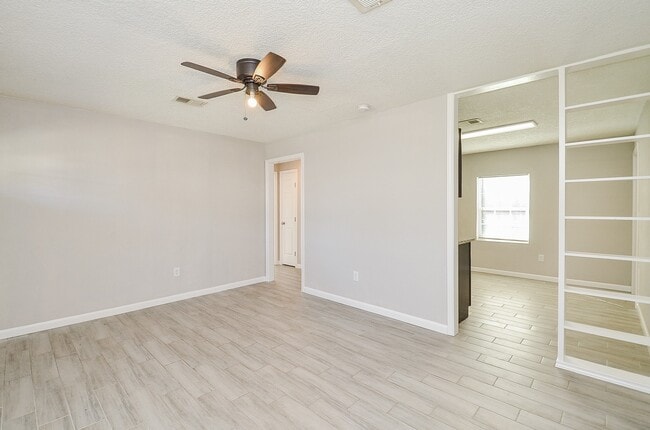 Building Photo - 8162 Homewood Ln