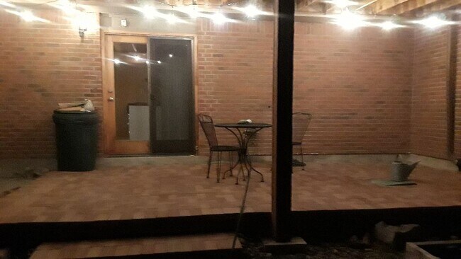 Building Photo - 686 Partridge Cir