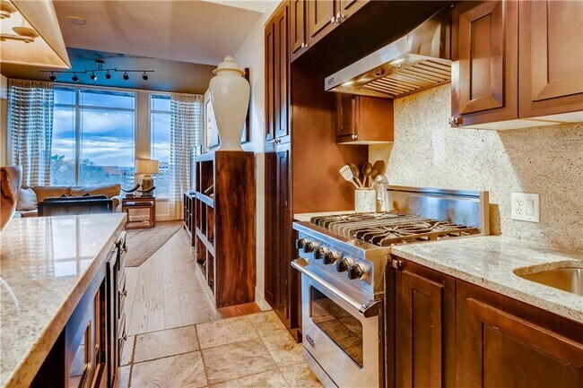 Building Photo - 1820 Peachtree Rd NW