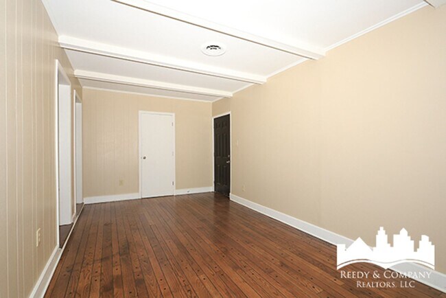 Building Photo - 4227 Kenosha Rd