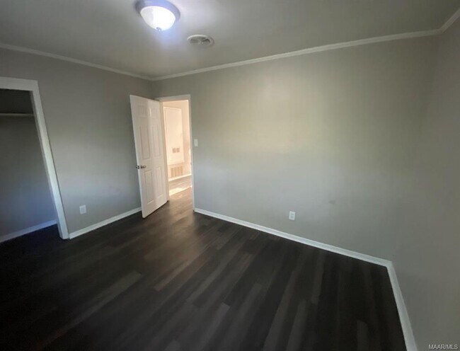 Building Photo - 1229 Karen Rd