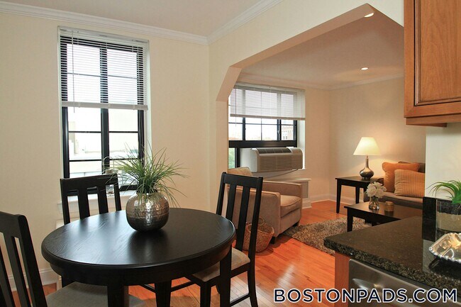 Building Photo - 60 Brattle St