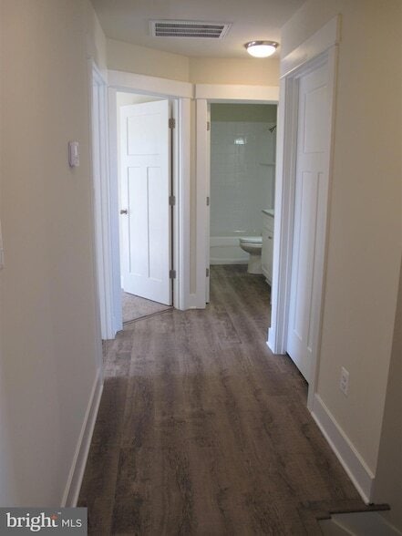 Building Photo - 43 Lee St