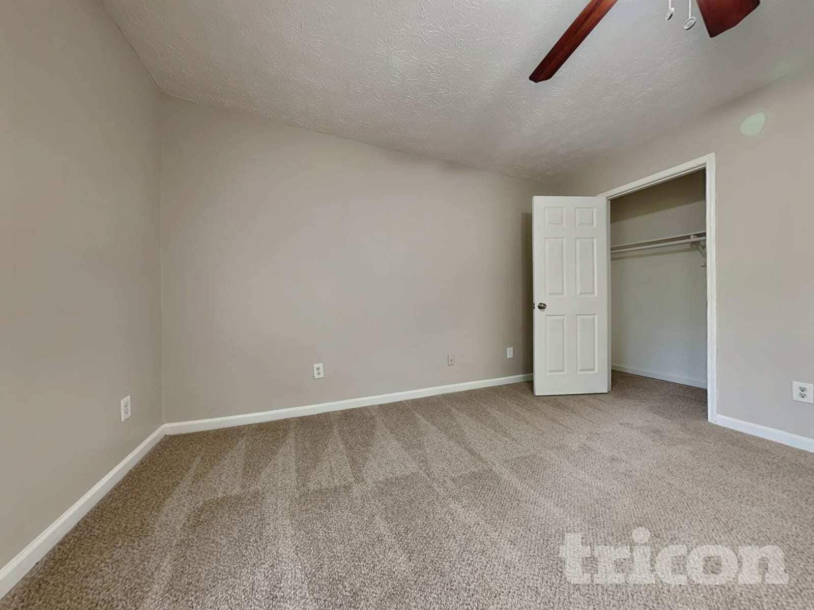Building Photo - 3735 Linwood Way