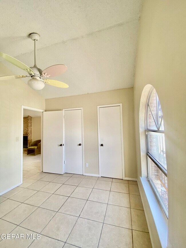 Building Photo - 823 Montera Rd