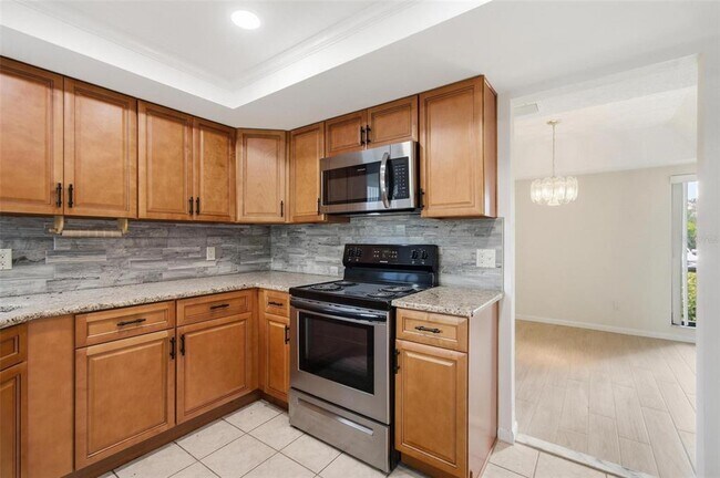 Building Photo - 41 Hembury Ln