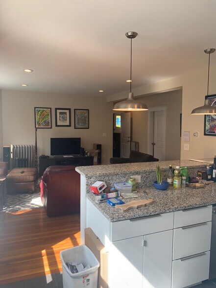 Building Photo - 102 Morrison Ave