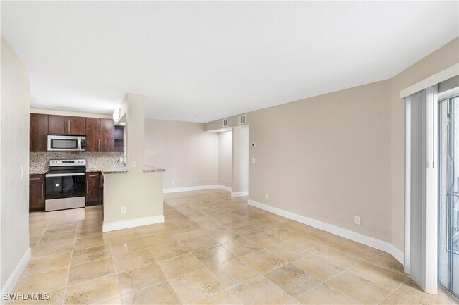 Building Photo - 161 Santa Clara Dr
