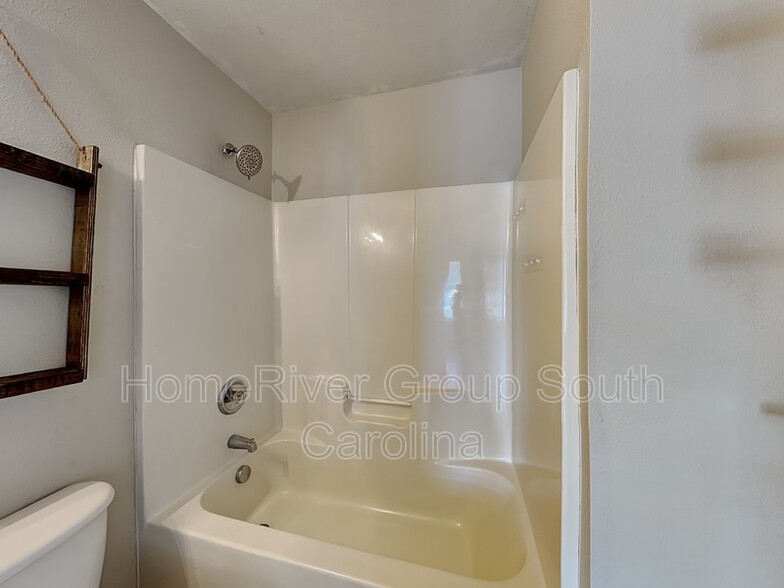 Building Photo - 2153 Pavilion Ct