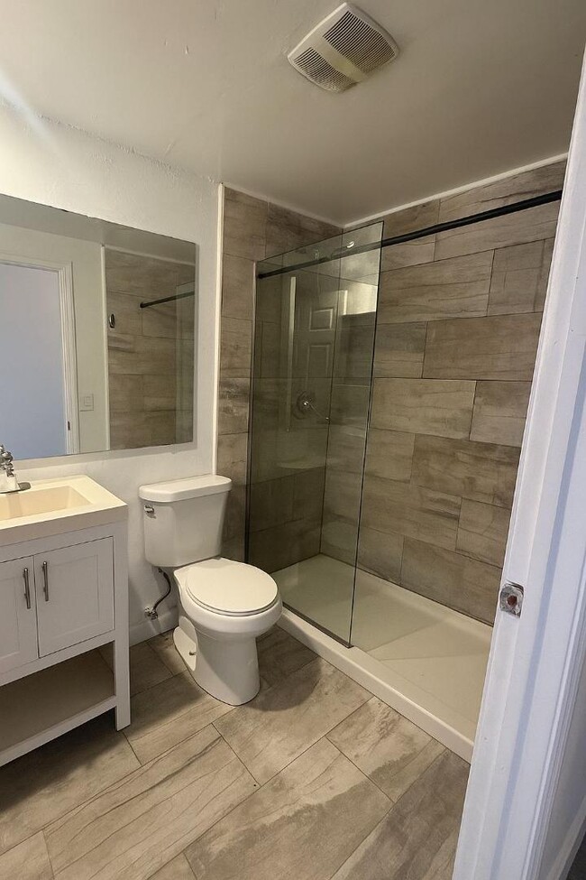 Building Photo - 444-542 SW 3rd Street - 542 SW 3rd St, Unit C3, Miami, FL