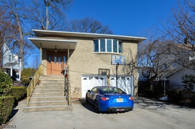 Building Photo - 121 Frederick Ave