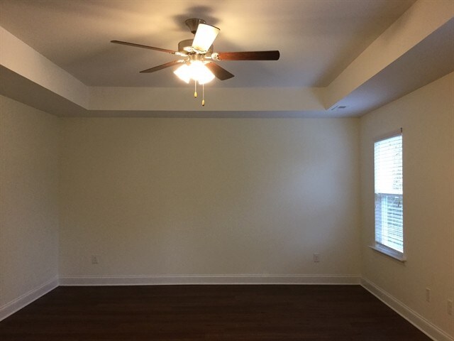 Building Photo - 3039 Greenmont Cir