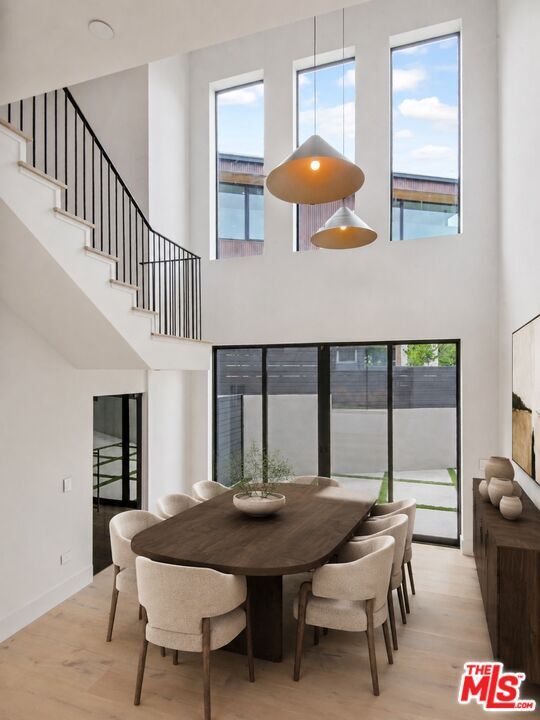 Building Photo - 1030 Centinela Ave