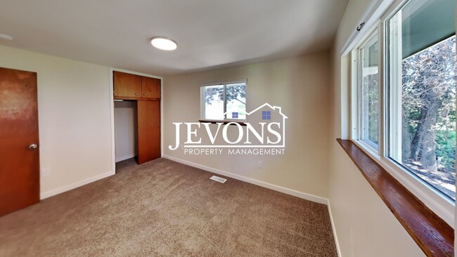 Building Photo - Water and sewer included! Comfortable 3-be...