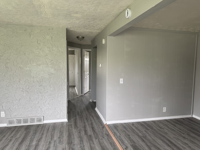 Building Photo - 2646 Harmont Ave NE