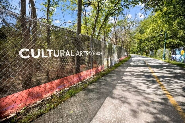 Building Photo - 93 S W Ave