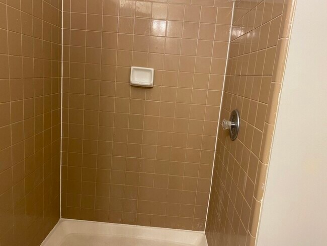 Building Photo - 6234 Rosecroft Dr