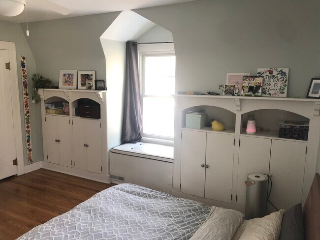 Building Photo - 8307 Greenwood Ave