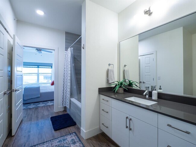 Building Photo - 6444 Burnet Rd