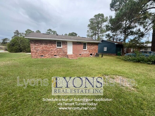 Building Photo - 800 Ponderosa Dr
