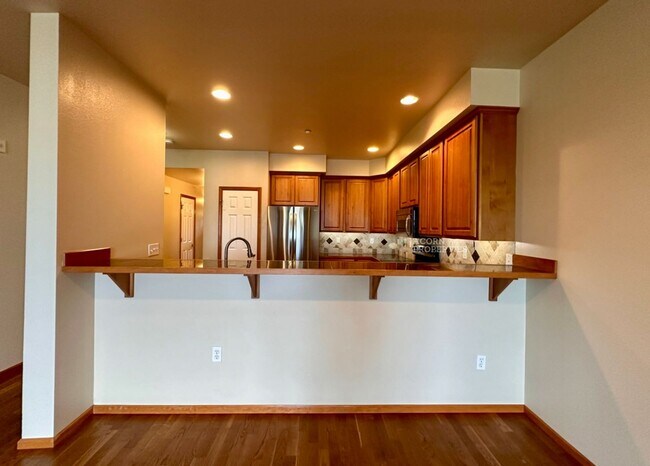Building Photo - 1850 SW Scenic Heights St