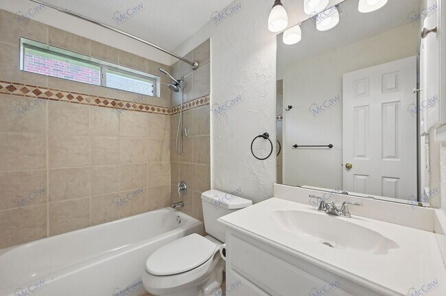 Building Photo - 544 Layton Dr