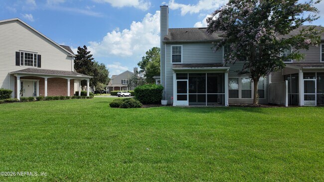 Building Photo - 11015 Castlemain Cir E
