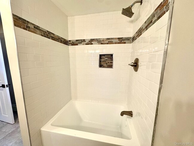 Building Photo - 121 Main St