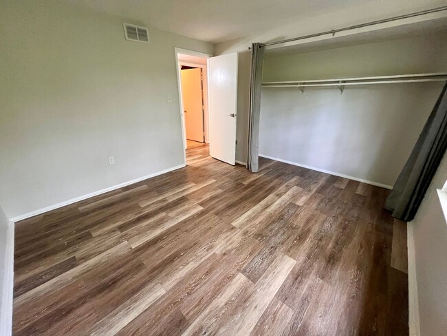 Building Photo - Hopewell - 2 Bedroom 1 Bathroom - Updated ...