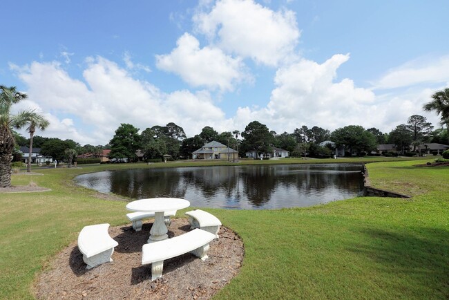 Building Photo - Bluewater Bay!