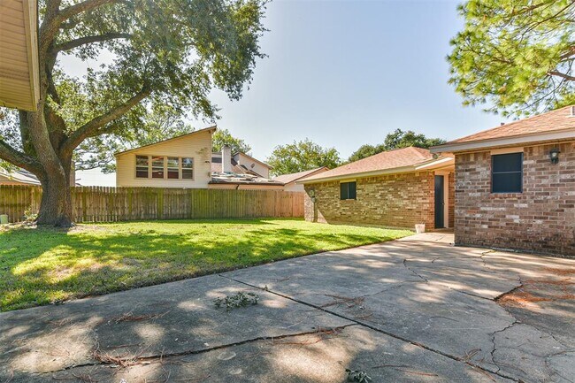 Building Photo - 4703 Ironwood Dr