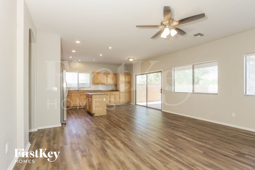 Building Photo - 6724 S 49th Dr