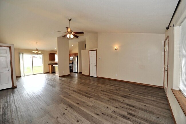 Building Photo - 3 bed 2 bath Rancher near Post Falls High School