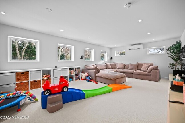 Building Photo - 11 Nolan Dr