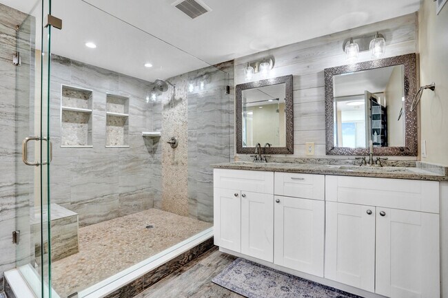 Building Photo - 3590 S Ocean Blvd