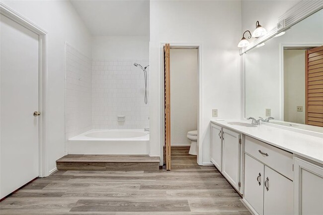 Building Photo - 16304 Kicking Bird Dr
