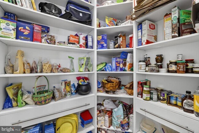 Building Photo - 5310 Dorsett Pl NW