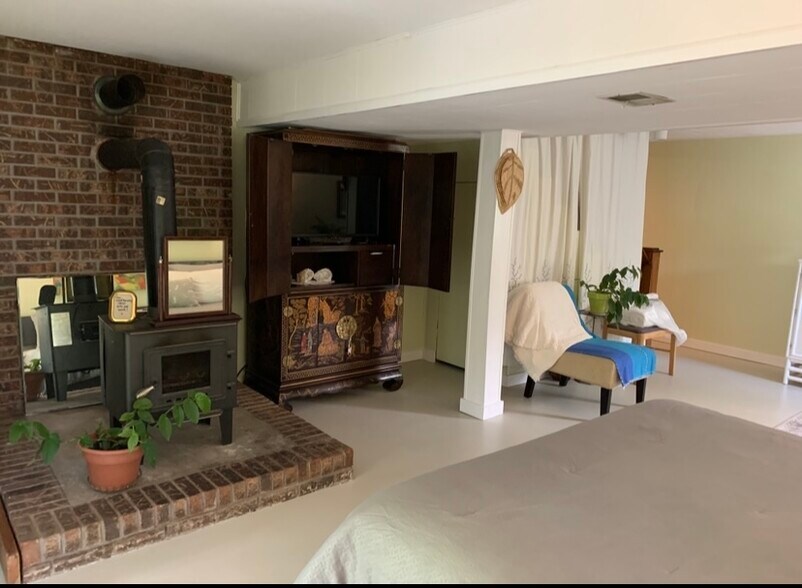 Building Photo - 15 Pelham Rd