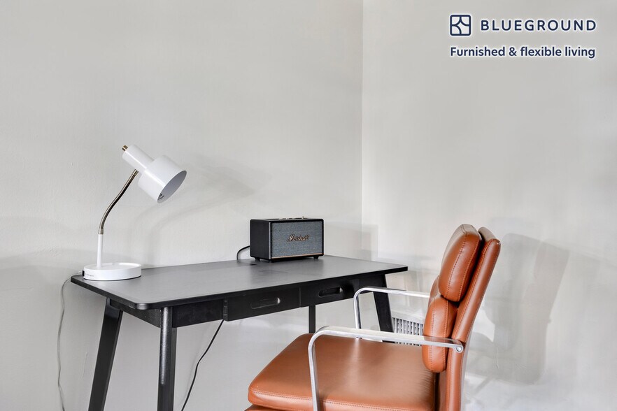 Building Photo - 135 S Reeves Dr