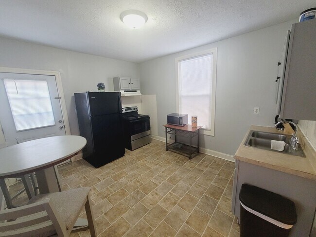 Building Photo - 1000 Taylor St