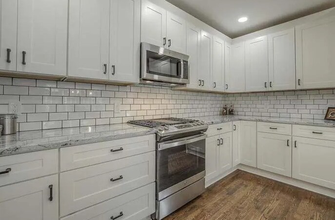 Building Photo - 36 W 58th St
