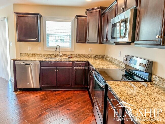 Building Photo - 118 Quail Hollow Dr